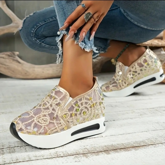 Women's Glitter Sequins Decor Sneakers Breathable Mesh Inner Wedge Heele… - Picture 2 of 3